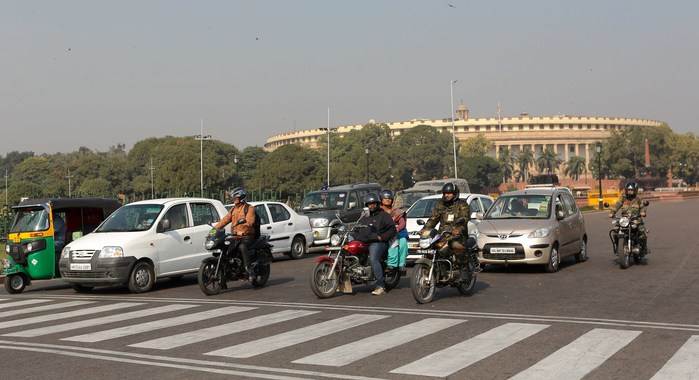 'Odd-even' scheme gets underway in Delhi